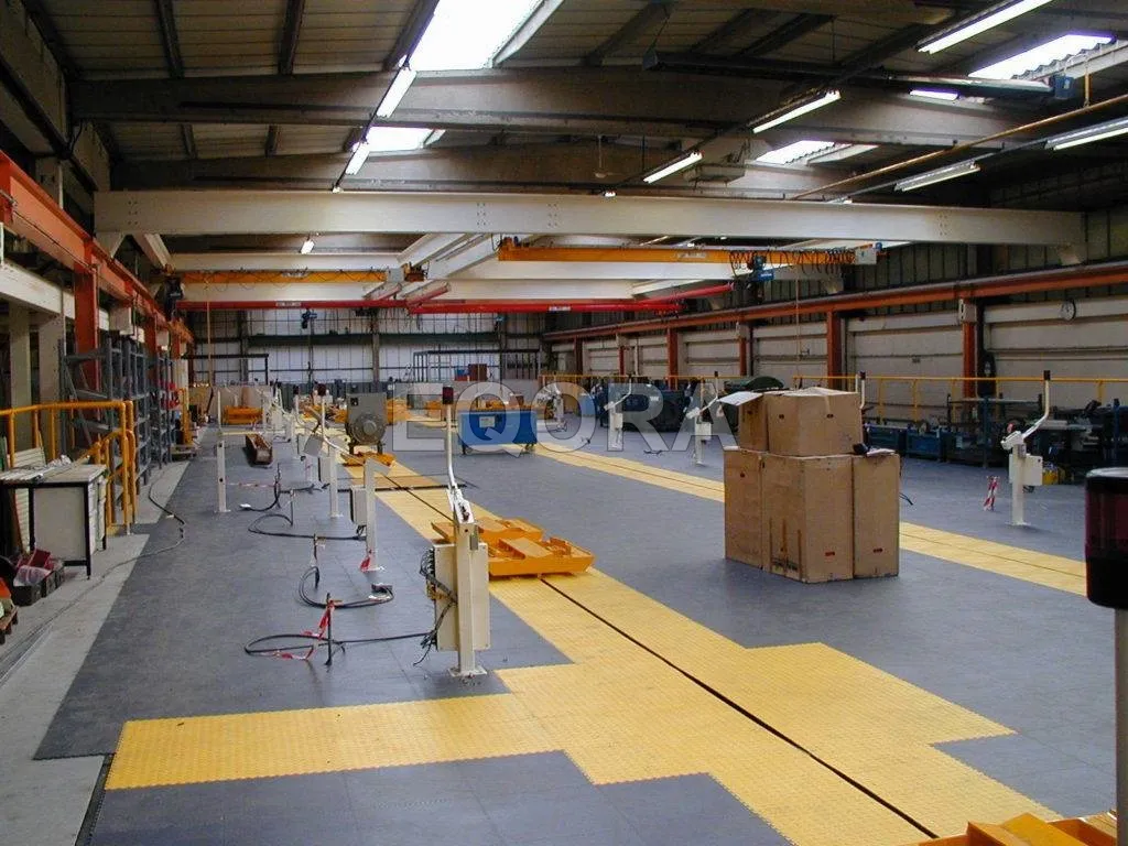 Резиновая покрытие из крошки для складов и логистических центров  в Реутове