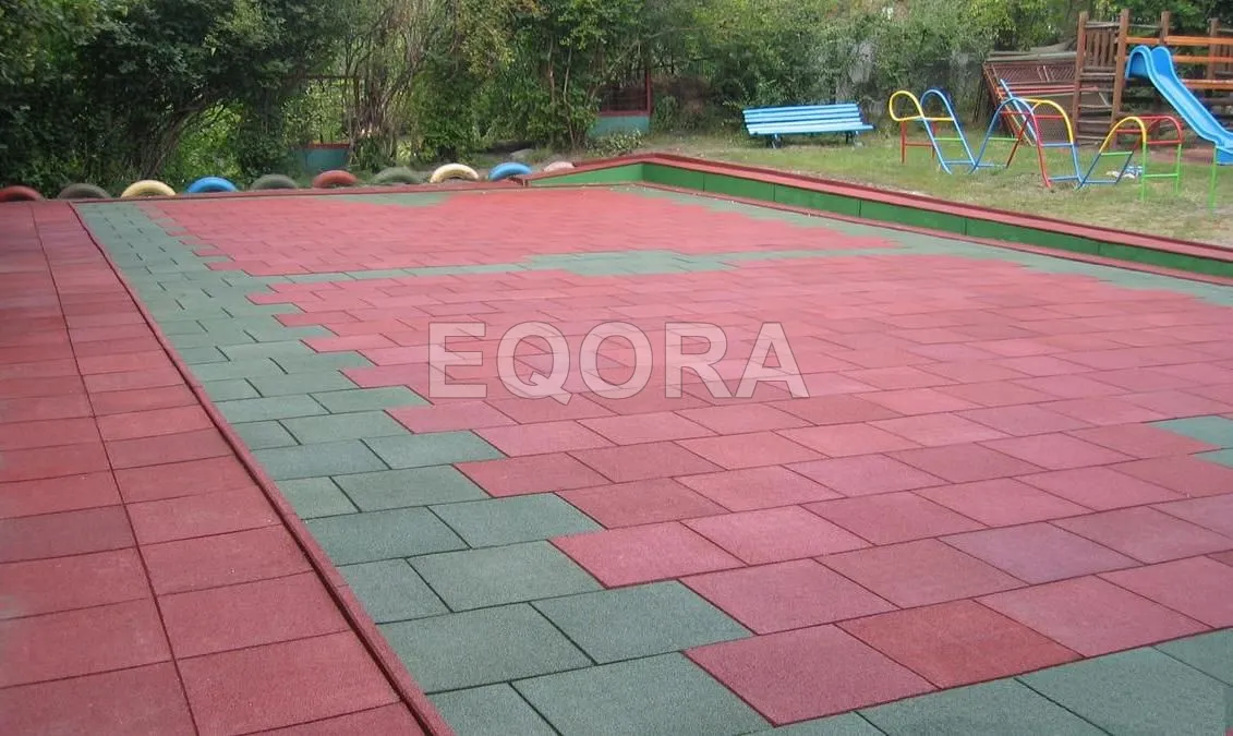 Резиновое покрытие из резиновой крошки для дорожек на даче в Реутове