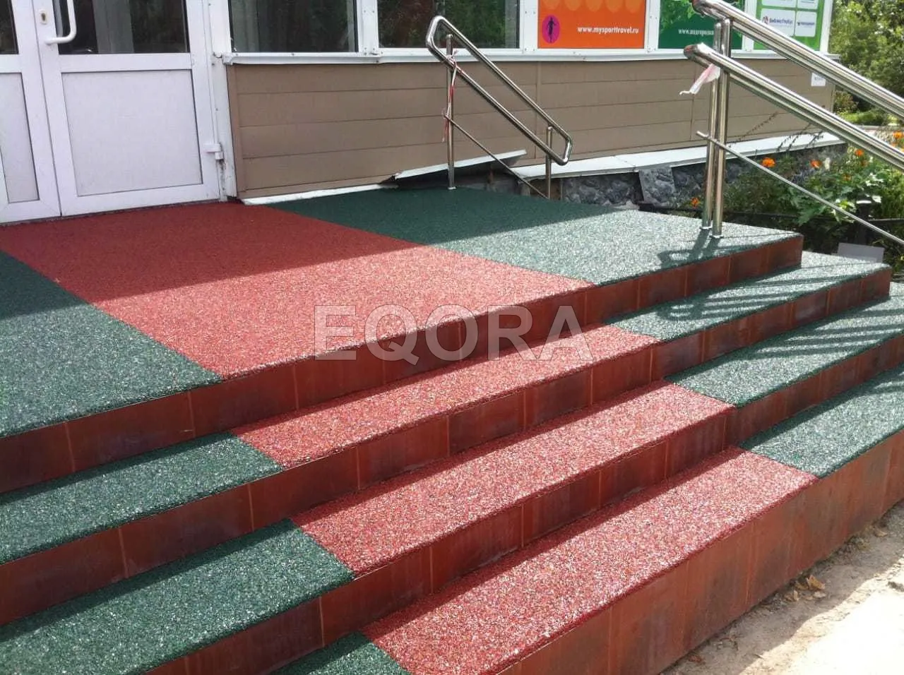 Резиновое покрытие на травмоопасные участки из резиновой крошки в Реутове