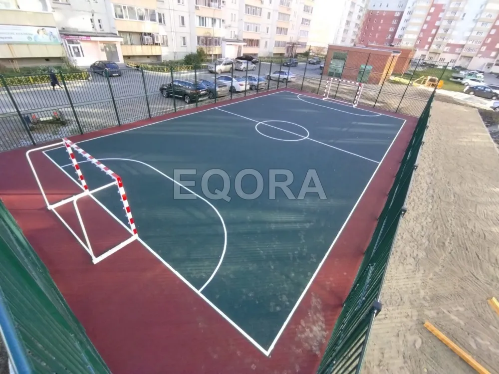 Устойчиво ли резиновое покрытие из крошки к химическим веществам в Реутове?